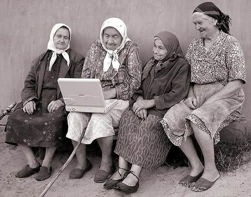 old-women-with-laptop