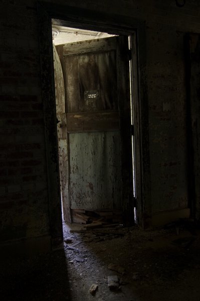 creepy_door