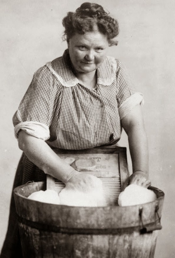 laundry-washboard-woman-washing (1)